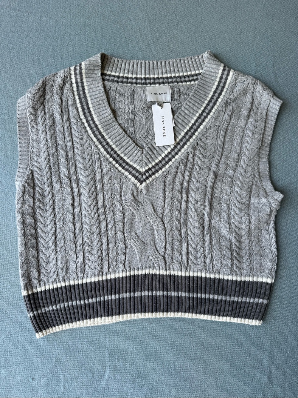 PINK ROSE Gray Cable-Knit V-Neck Sweater Vest Junior Large